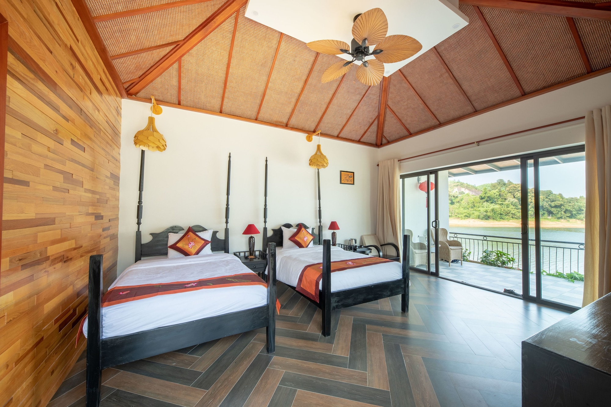 Grand, Villa, King Bed, Lake Side, Lake View، Phong Nha Lake House 8/10