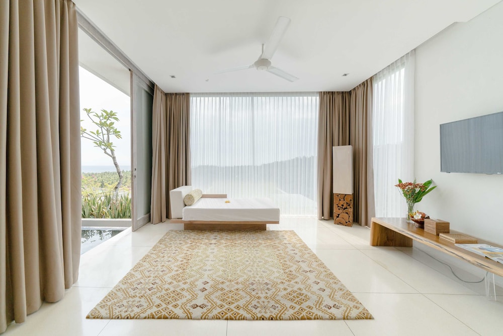 Deluxe, King Bed, Mountain and Sea View, Hot Tub، Svarga Resort 3/5
