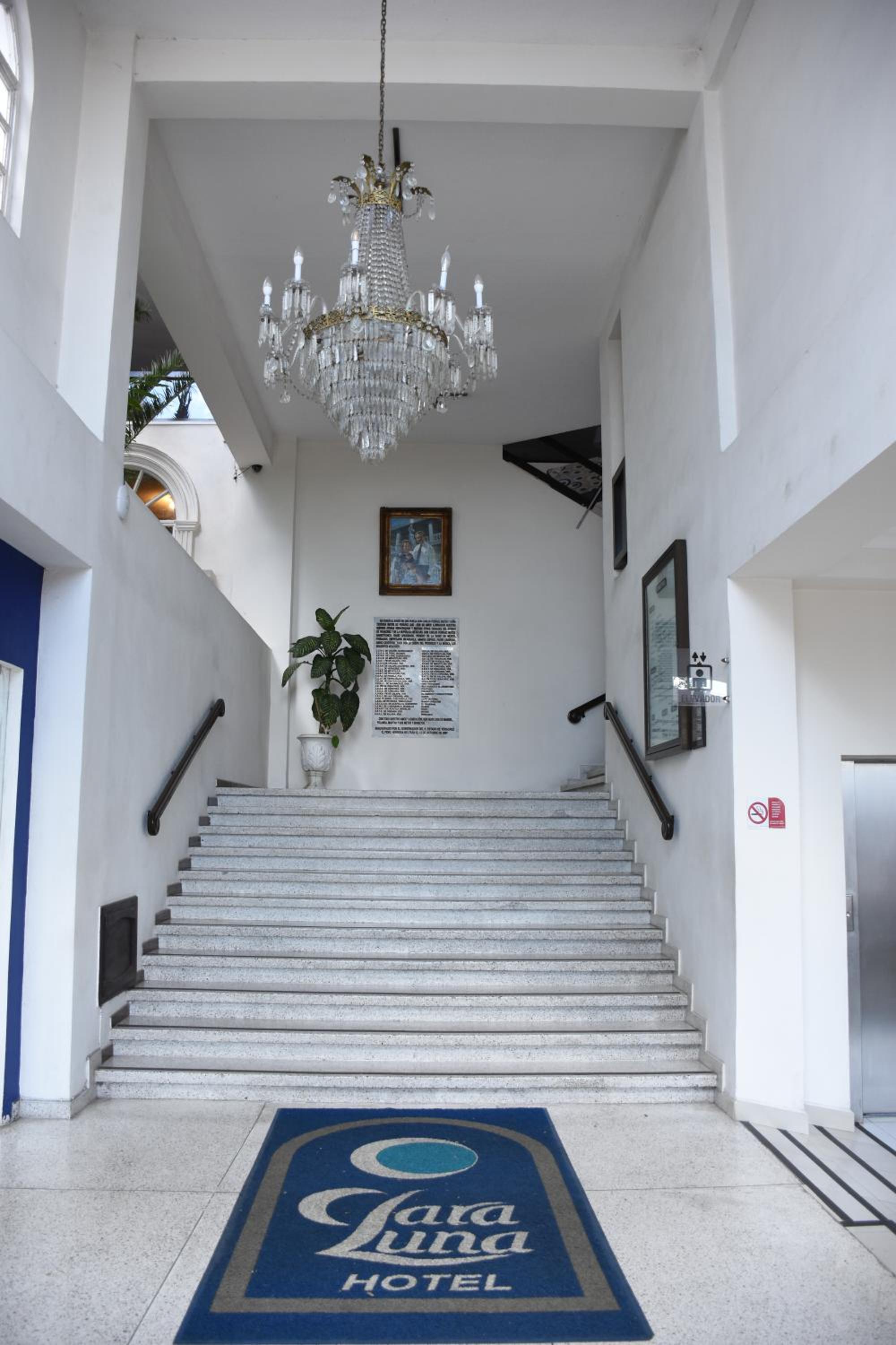 hotel clara luna
