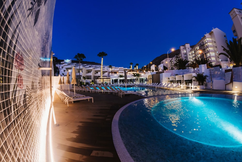 Ohasis Boutique Suites 27/50