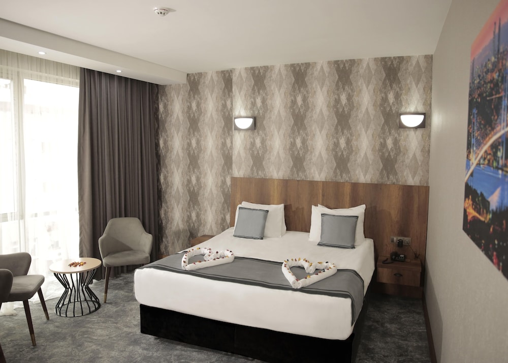 DELUXE, DOUBLE BED