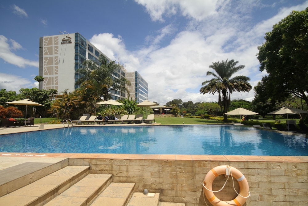 Mount Meru Hotel 68/72
