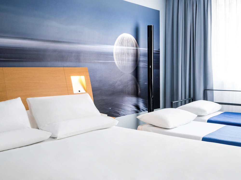 NOVOTEL LIMOGES LE LAC 14/72