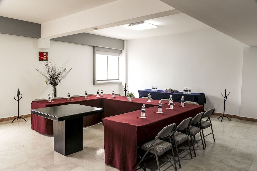 Imperio de Angeles Executive Leon Poliforum 50/55