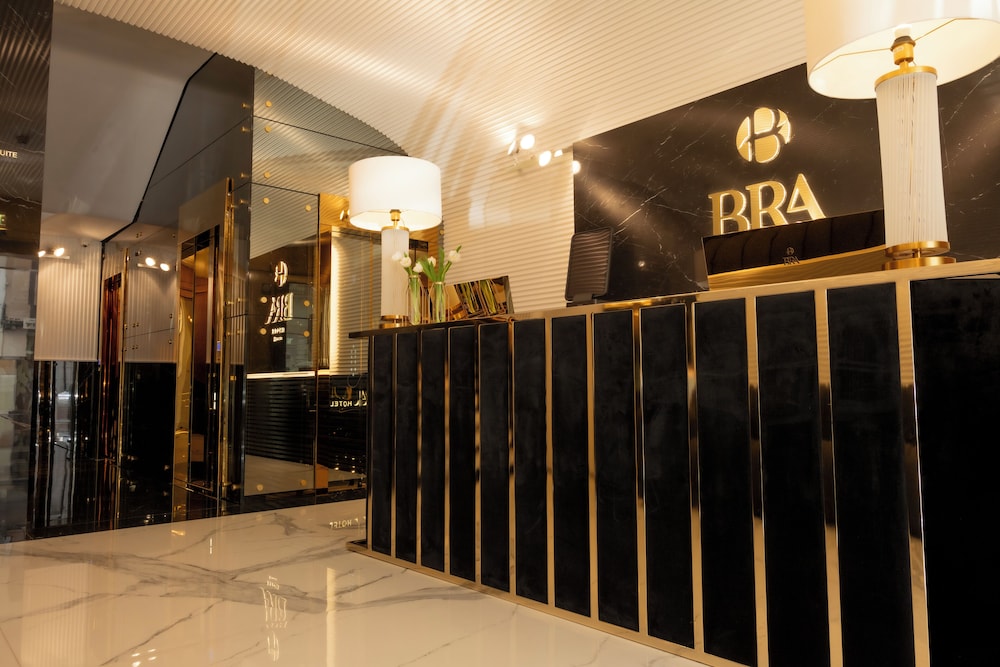 Bra Hotel 4/47