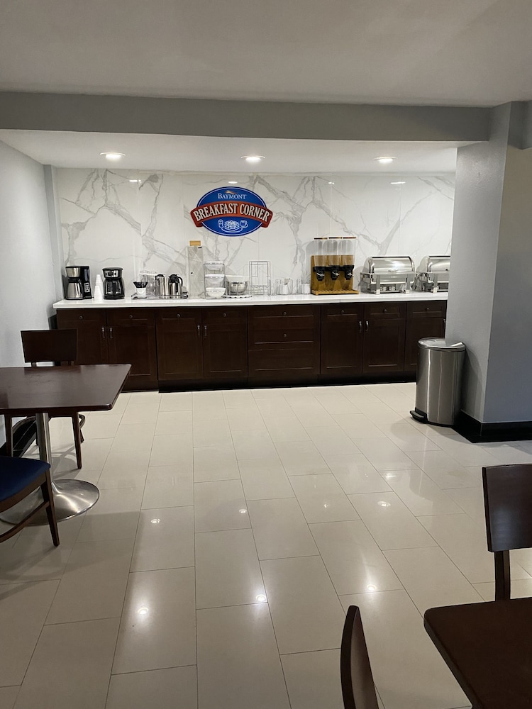 Baymont by Wyndham Odessa Highway 80 6/38