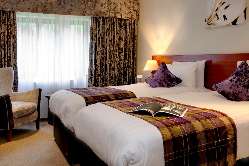 Best Western Plus Grim's Dyke Hotel 10/48