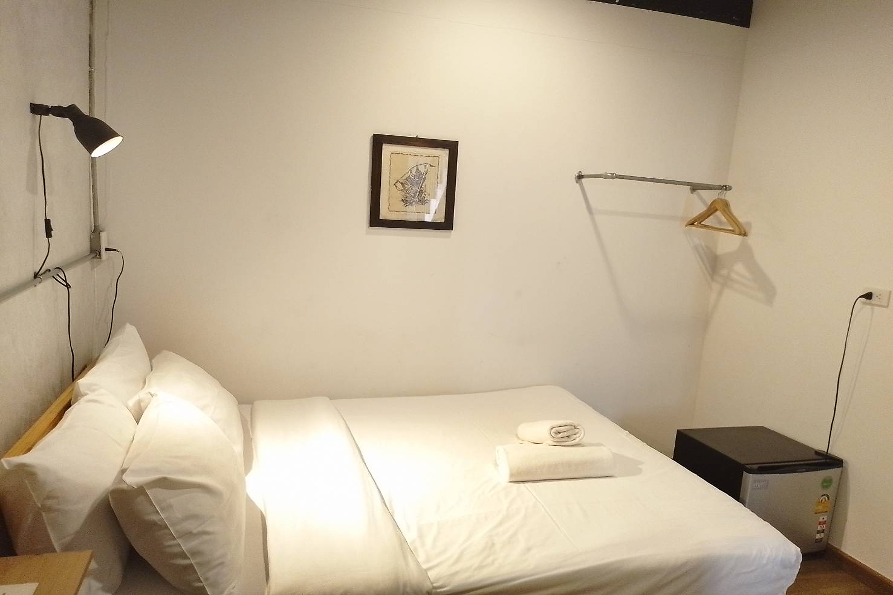 غرفة قياسية بسرير مزدوج، Ora Hostel Bangkok 2/4
