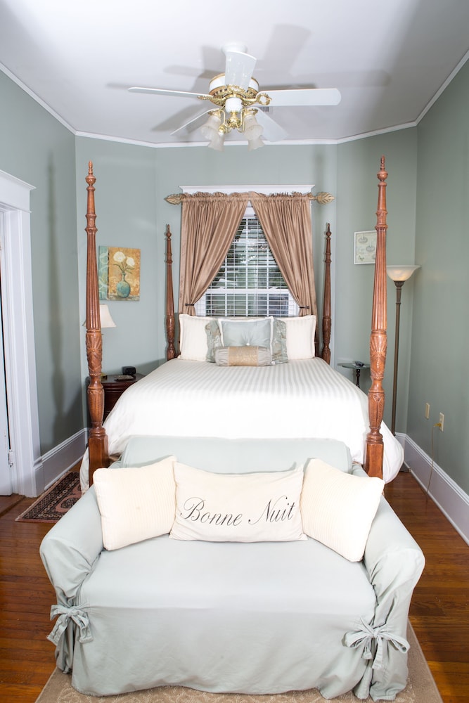 Burke Manor Inn & Pavilion 9/49