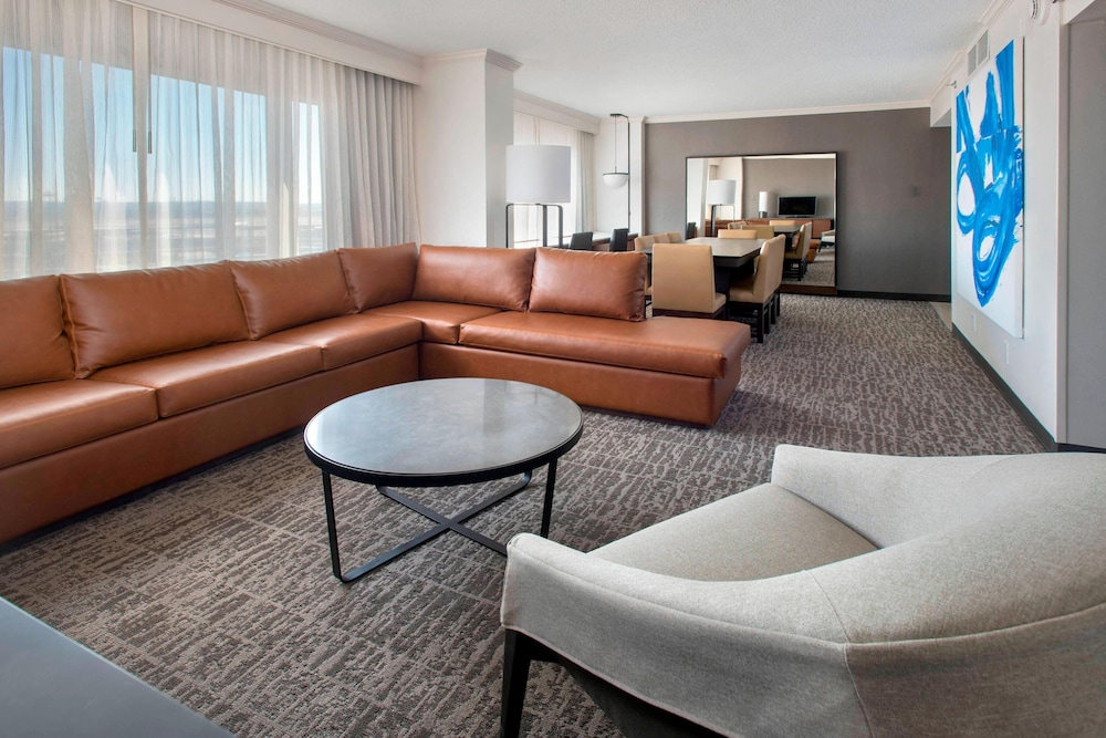 Newark Liberty International Airport Marriott 19/45