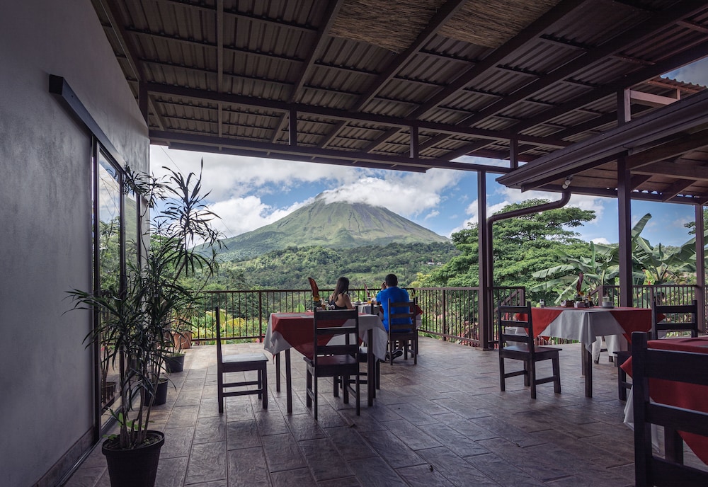 Hotel Miradas Arenal 77/96
