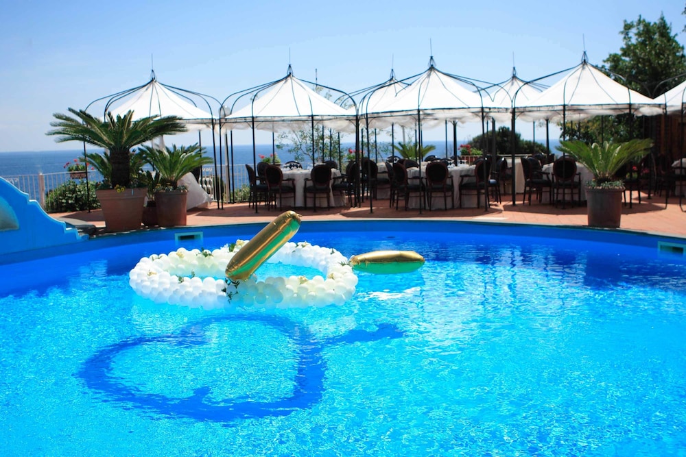 Strand Hotel Delfini 55/67
