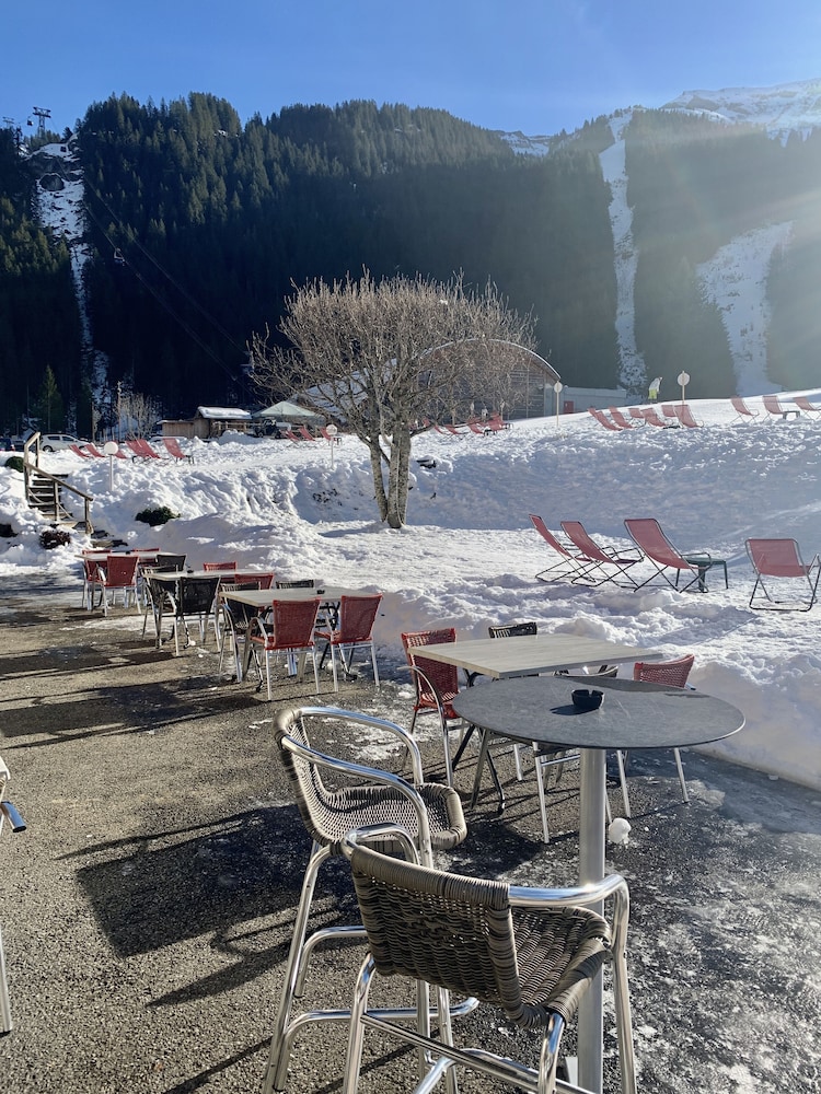 Hotel Les Prodains 38/50