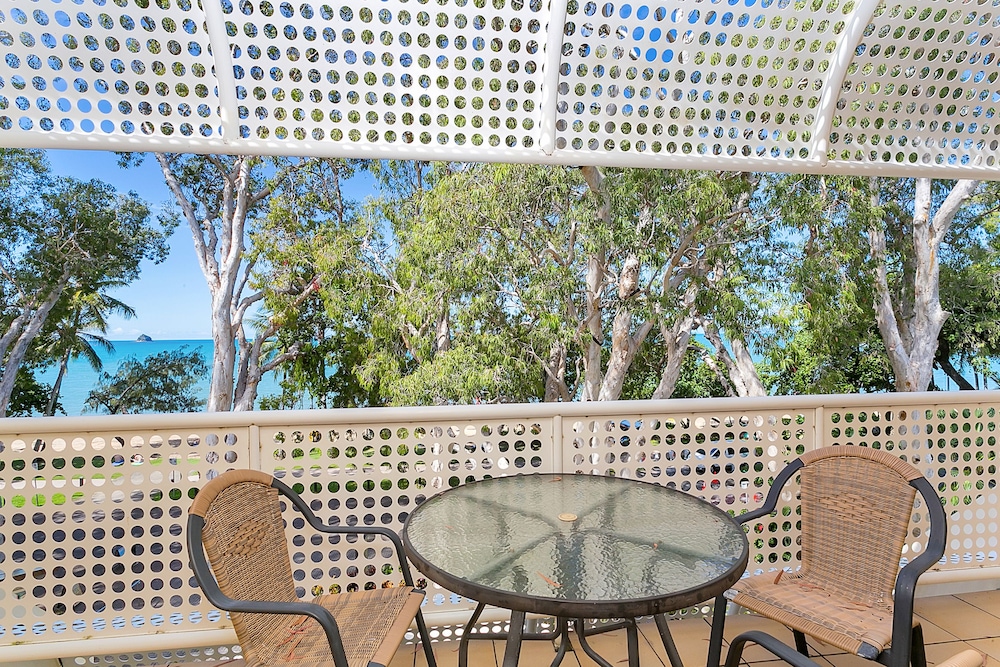 Marlin Waters Beachfront Apartments 95/100