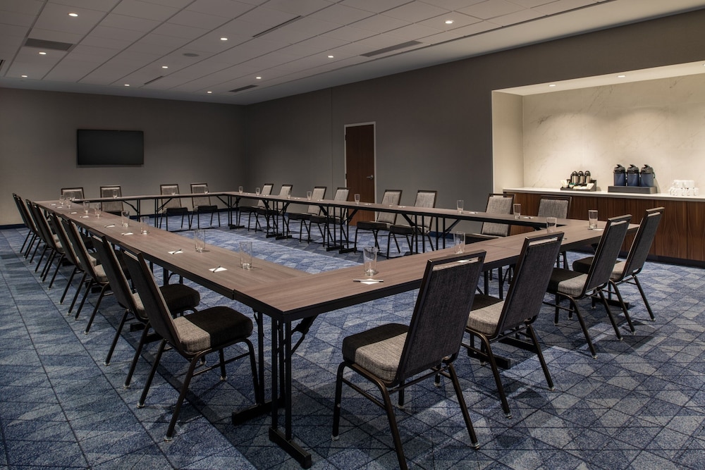 Courtyard by Marriott Olympia 24/32