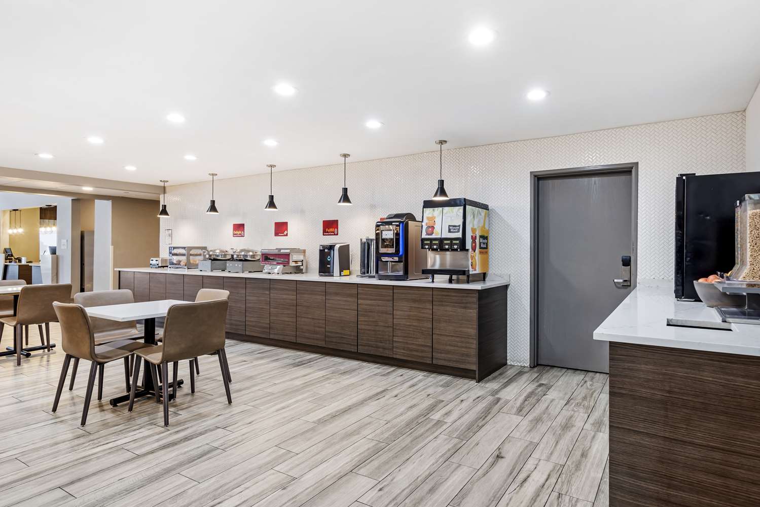 Best Western Plus Bourbonnais Hotel & Suites 9/15