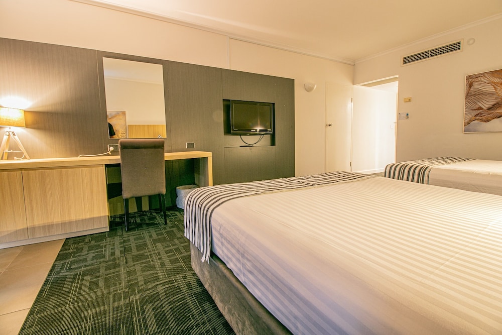 Opal Cove Resort 29/72