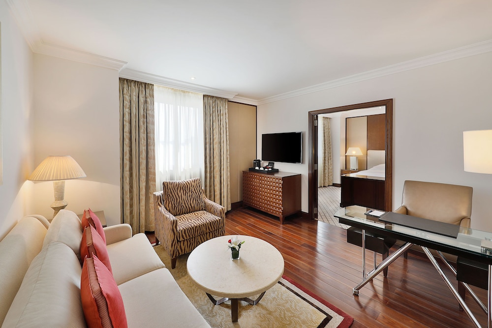 Sheraton Oman Hotel 55/81