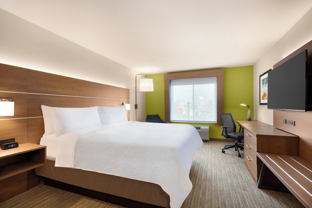 Suite, King Bed, Sofa