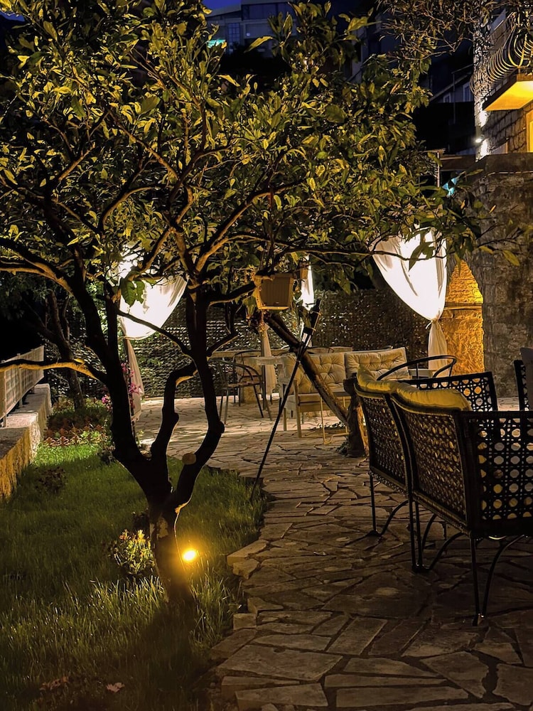 Serenita Stone House 19/22