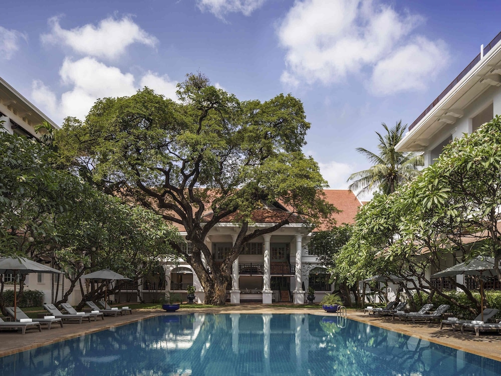 Raffles Hotel Le Royal 75/78