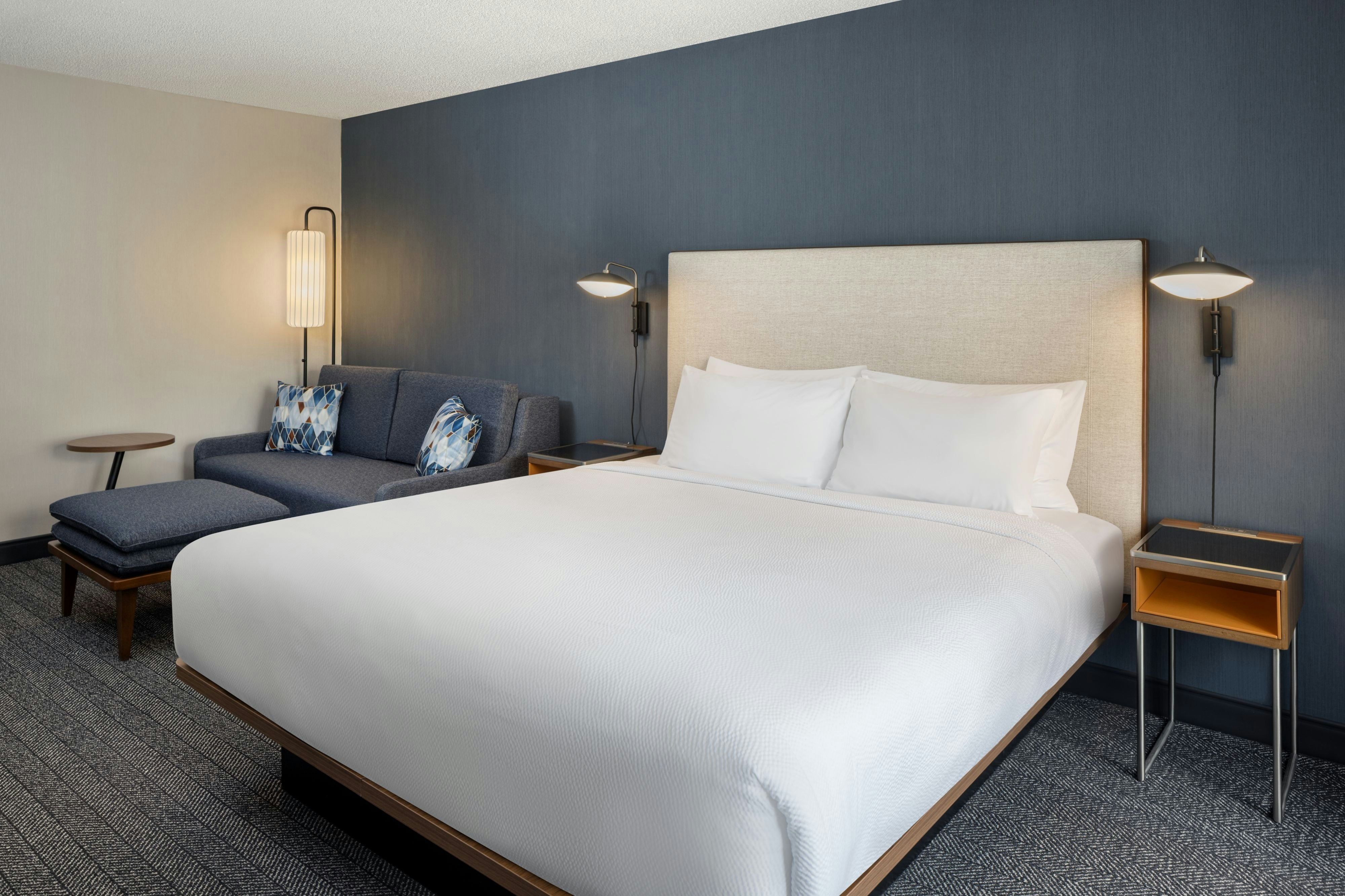 Courtyard By Marriott Traverse City 11/47