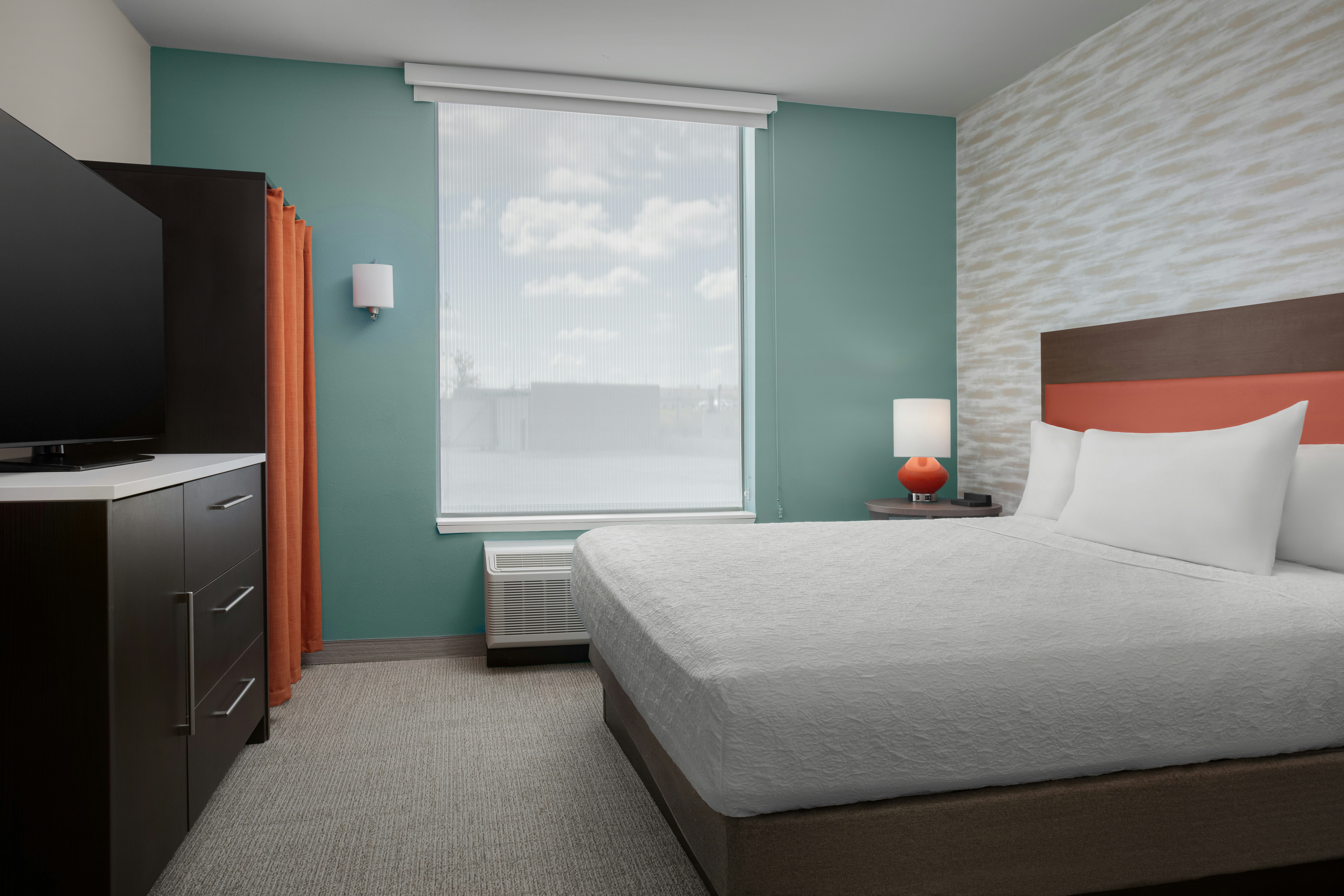 1 BEDROOM, SUITE, KING BED