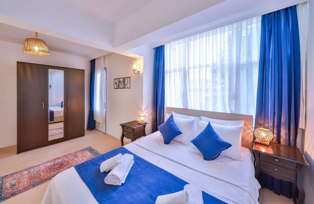 Livan Hotel Deluxe 9/57