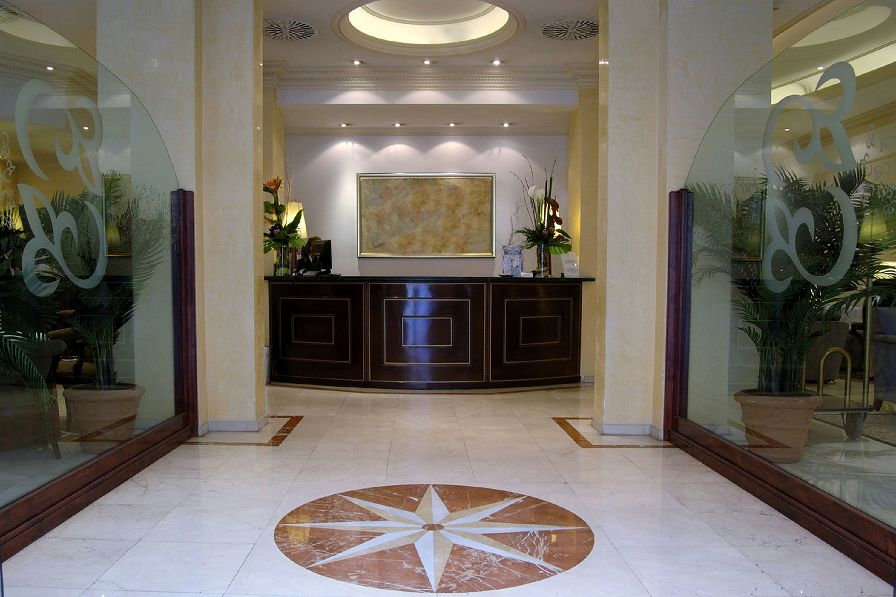 Roger De Lluria Hotel 5/57