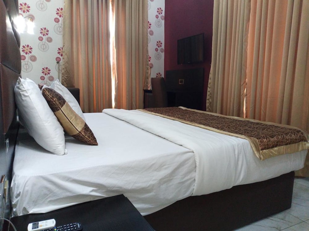 Bana Hotel & Suites 14/27