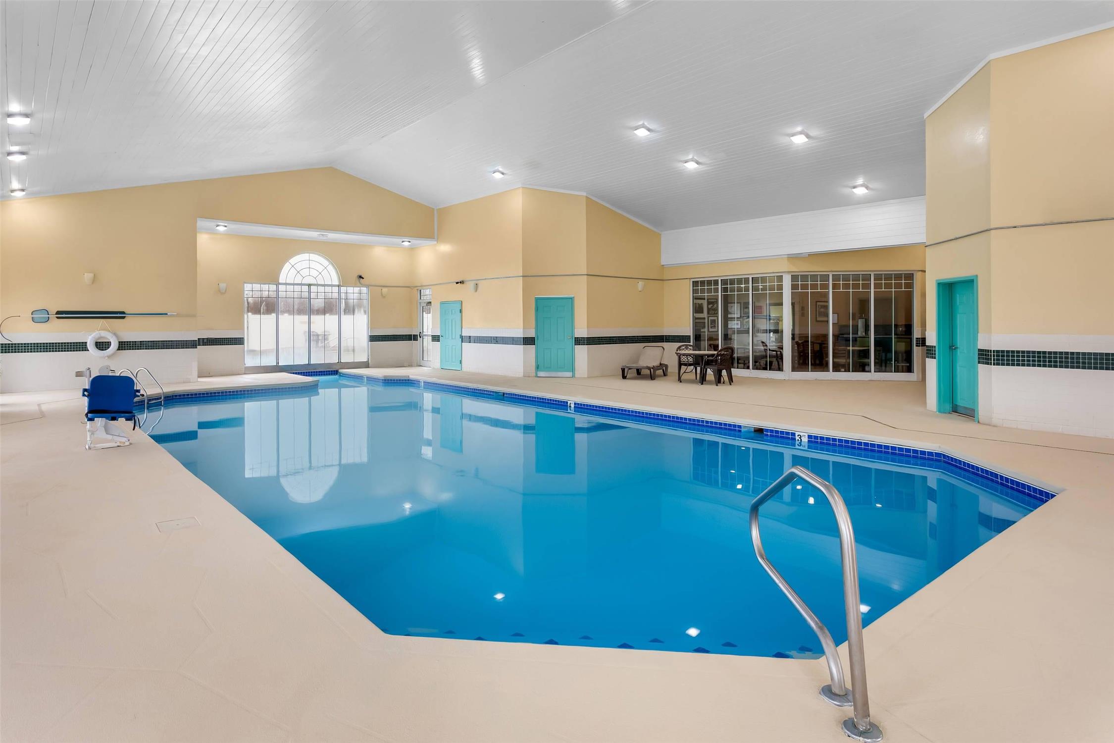 Country Inn and Suites By Radisson Beckley WV 30/65