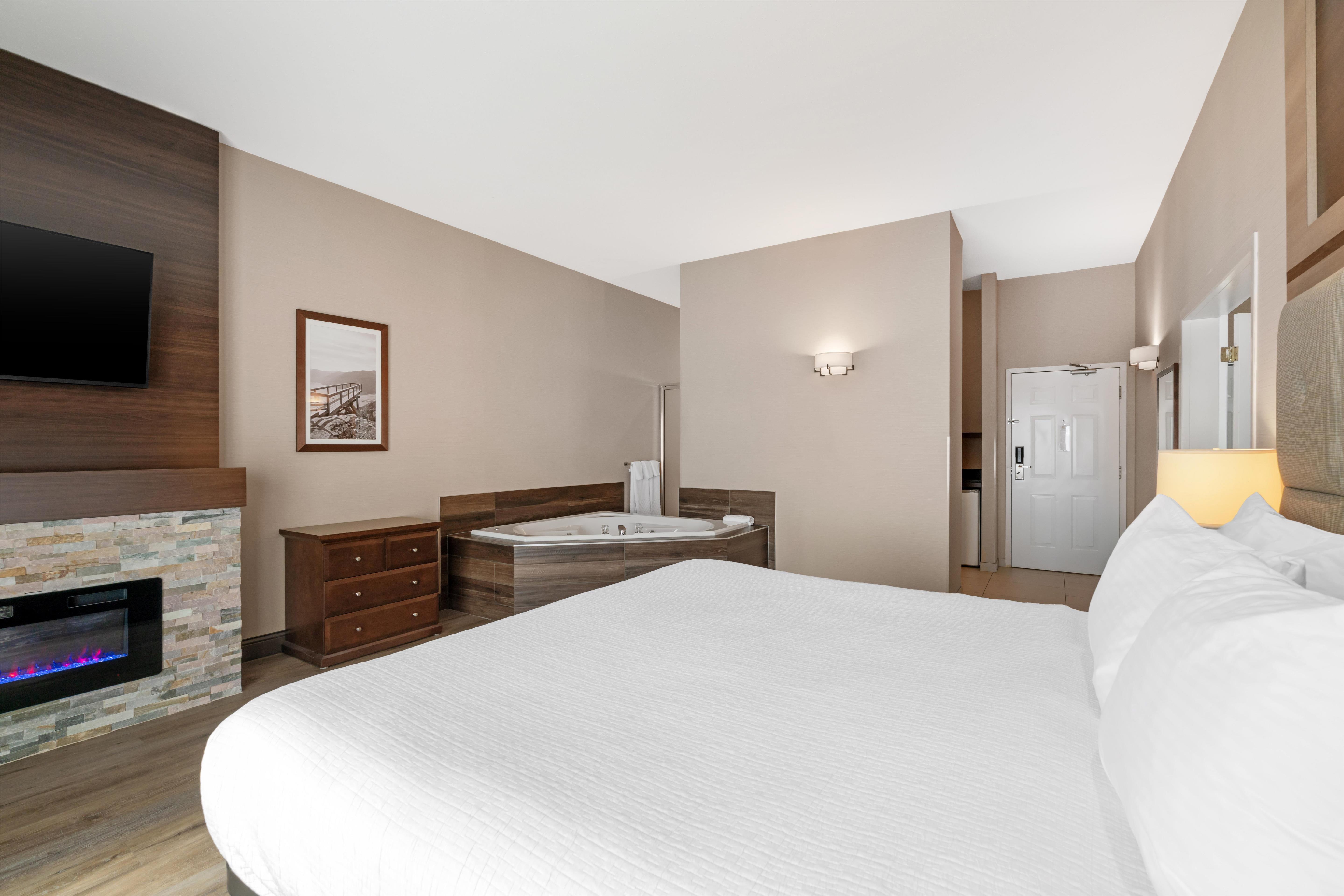 Suite, King Bed