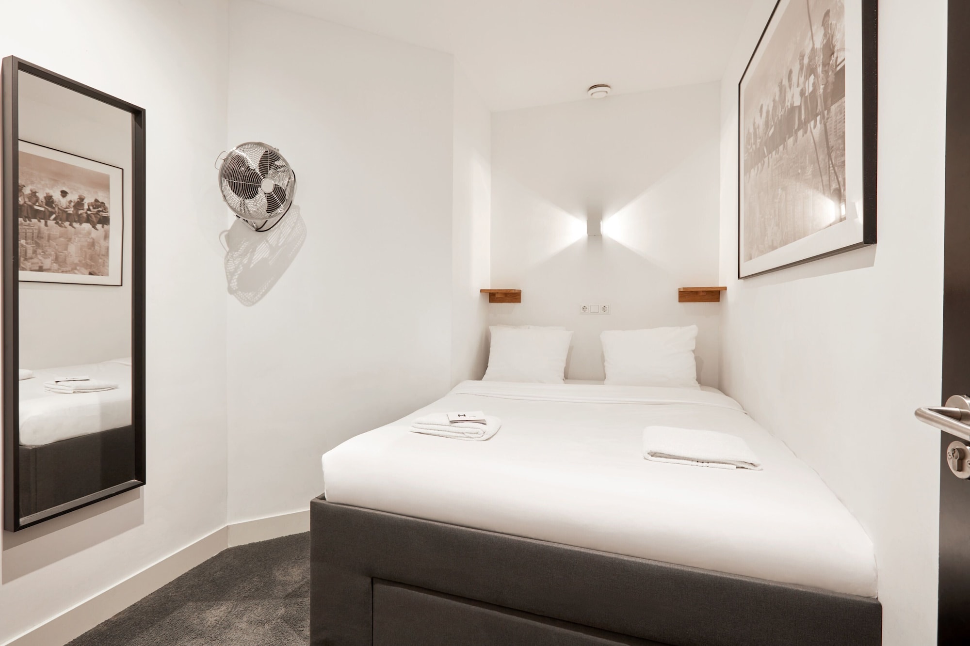 Sin City, Basic, Double Bed, Shared Bathroom
