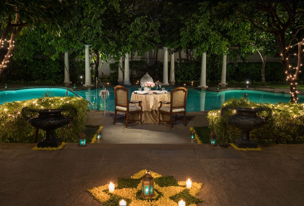 TAJ FALAKNUMA PALACE 9/81