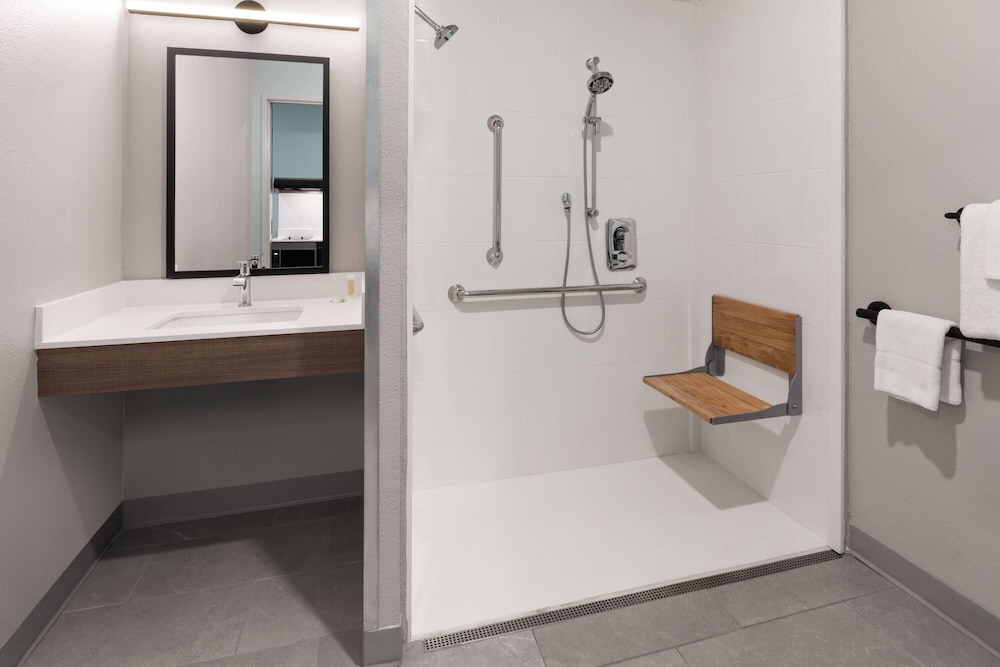 ECHO Suites Extended Stay by Wyndham Austin Round Rock 46/46