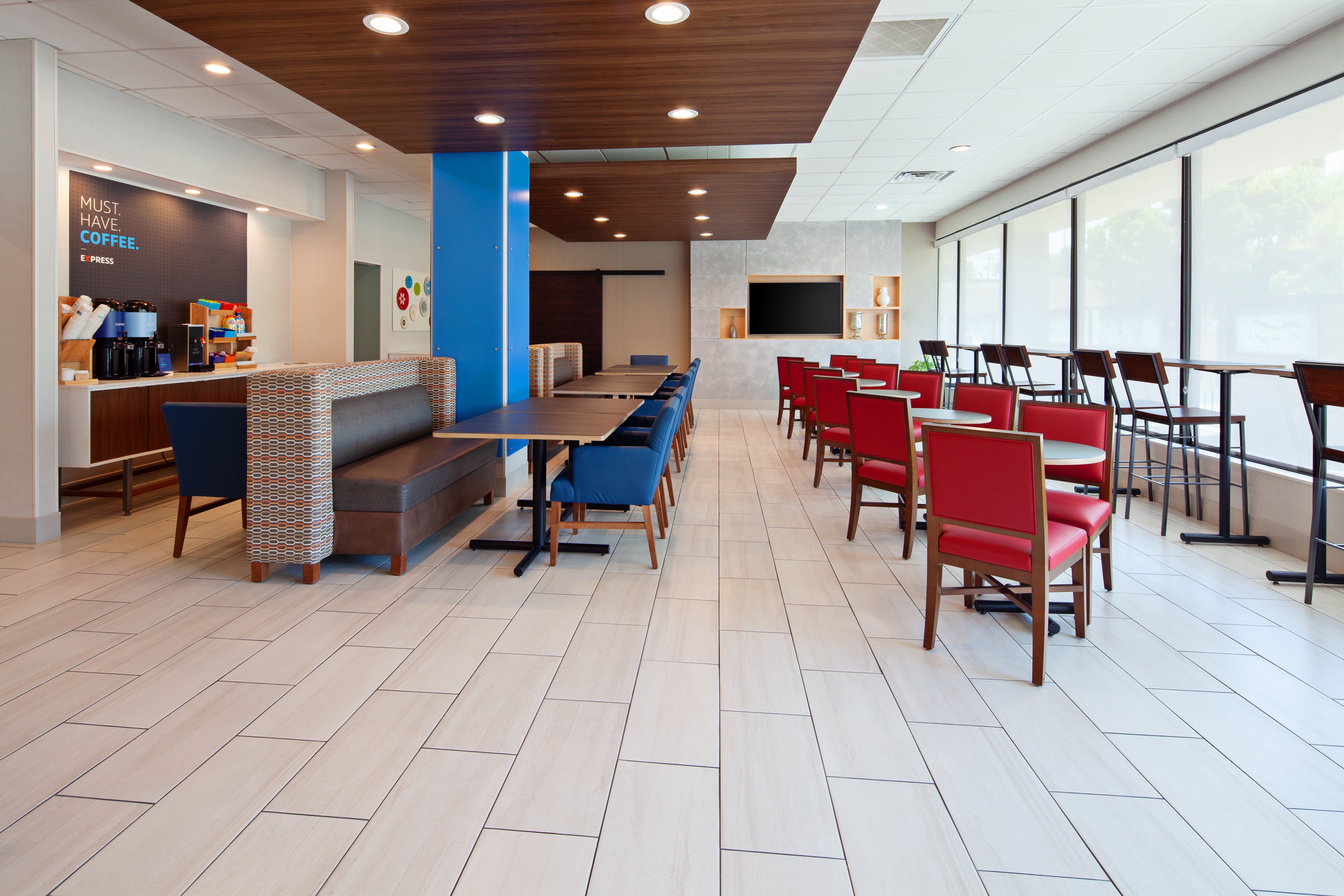 Holiday Inn Express Los Angeles Lax Airport 39/56