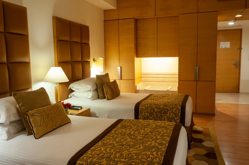 Taj Chandigarh 13/73