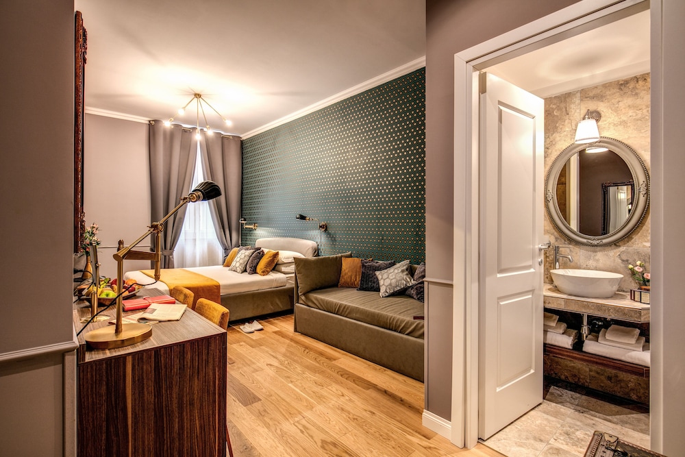 Tree Charme Parliament Boutique Hotel 42/73