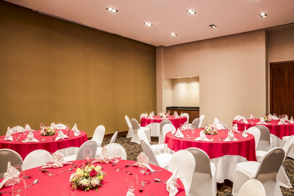 Fiesta Inn Tuxtla Fashion Mall 45/57