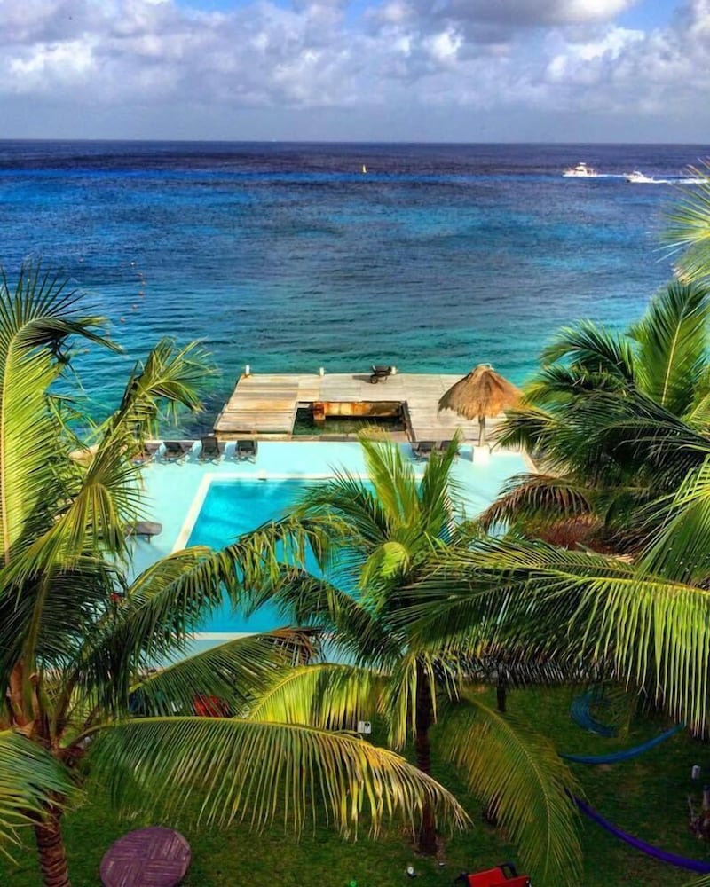 Blue Angel Resort 59/68