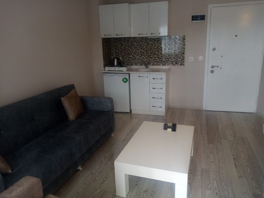 Silver Tower Residence 25/50