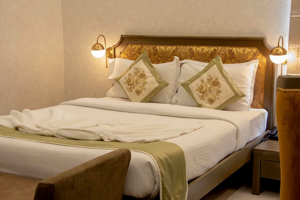 Sukhmantra Resort And Spa 20/50