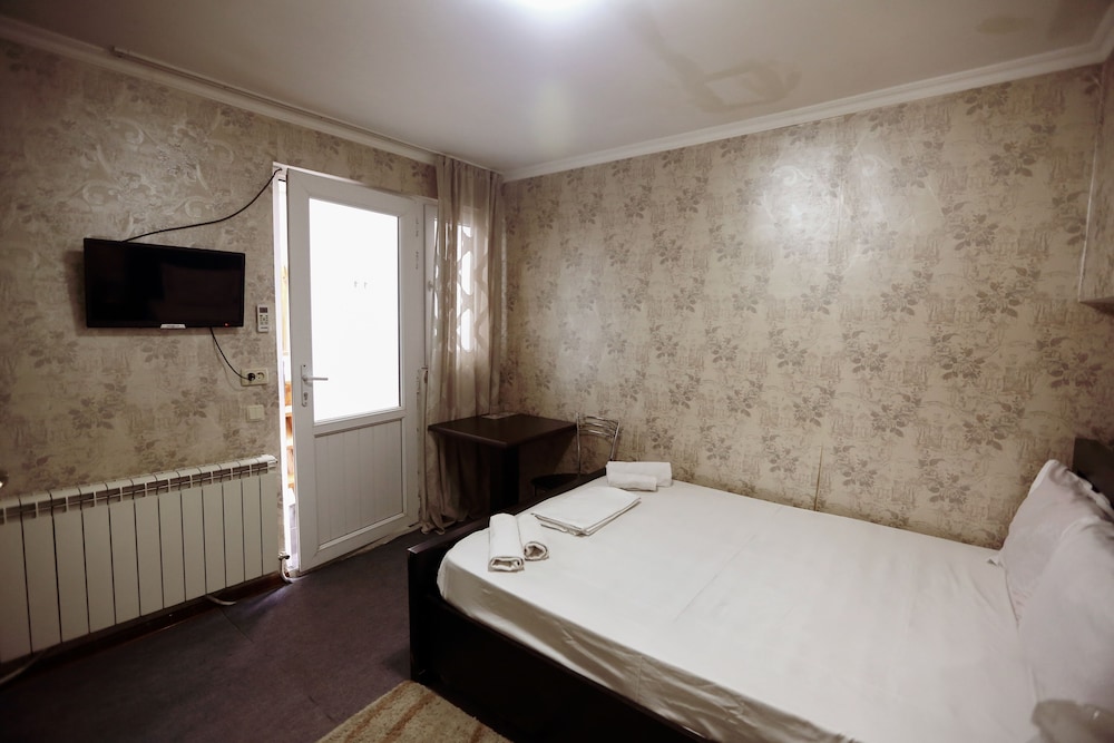 ECONOMY, DOUBLE BED