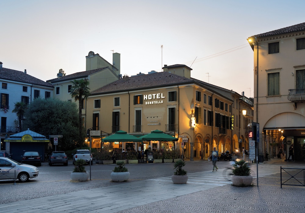 Hotel Donatello 54/63