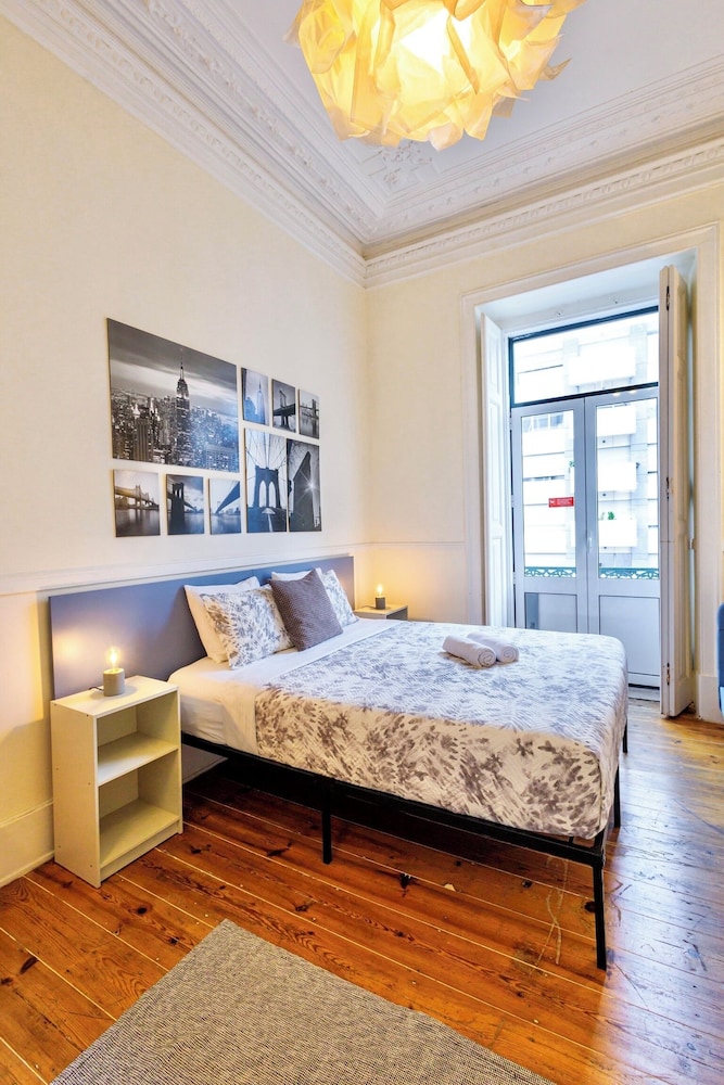 Deluxe, Triple, City View, Shared Bathroom