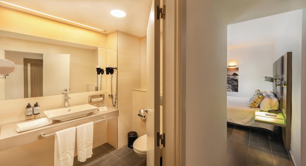 Palladium Hotel Cala Llonga - Adults Only 78/79