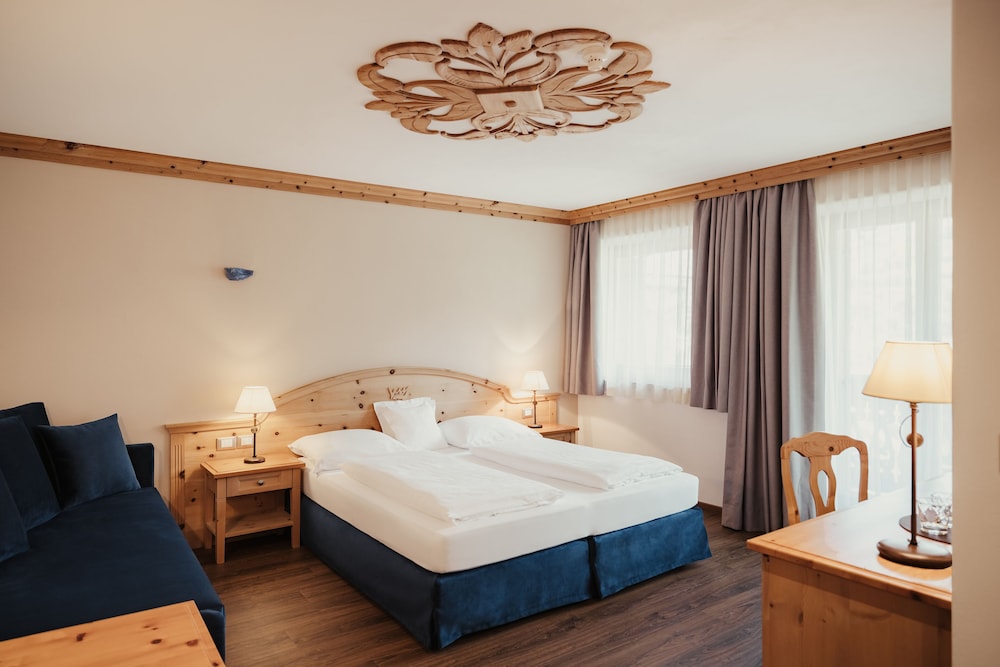 Hotel Corona 14/50