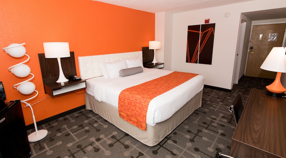 Howard Johnson By Wyndham Portsmouth 7/28