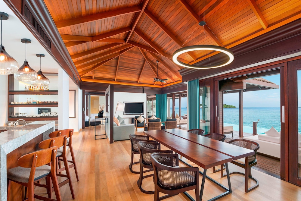 Sheraton Maldives Full Moon Resort & Spa 56/69
