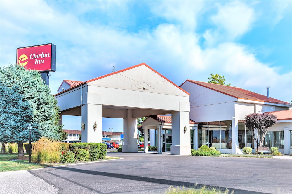 Holiday Inn Ontario 1/61